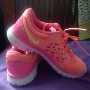 Girls youth Size 6 Running shoes.